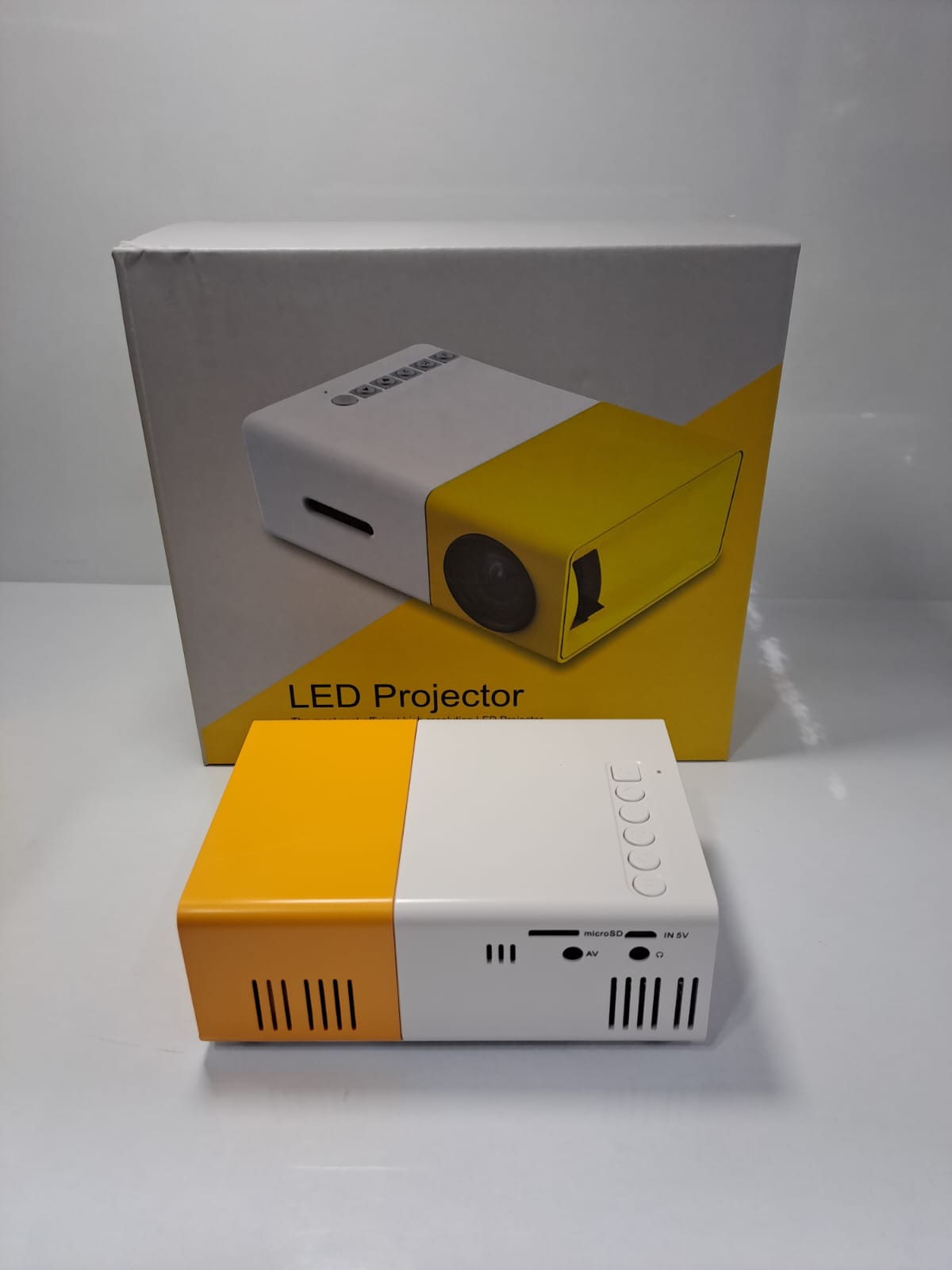 Miniatura 4 de Mini proyector de películas para exterio